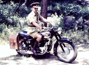 5576_Gerry_Phillips_on_a_Golden_Flash_1959-xs